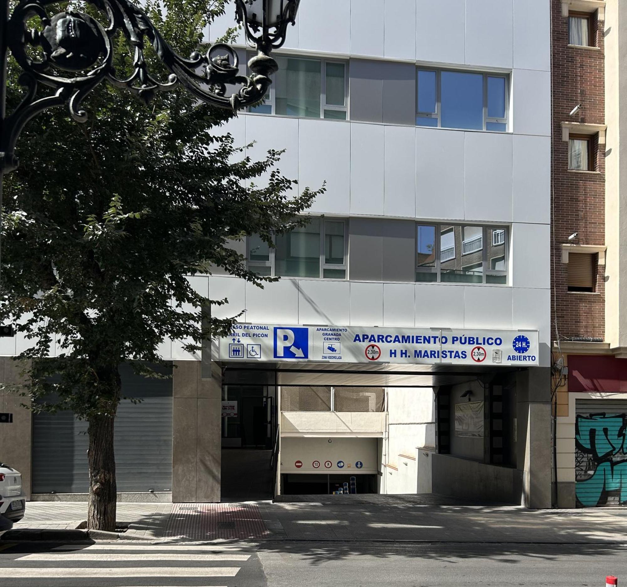 Haza Royal Apartment Granada Exterior photo